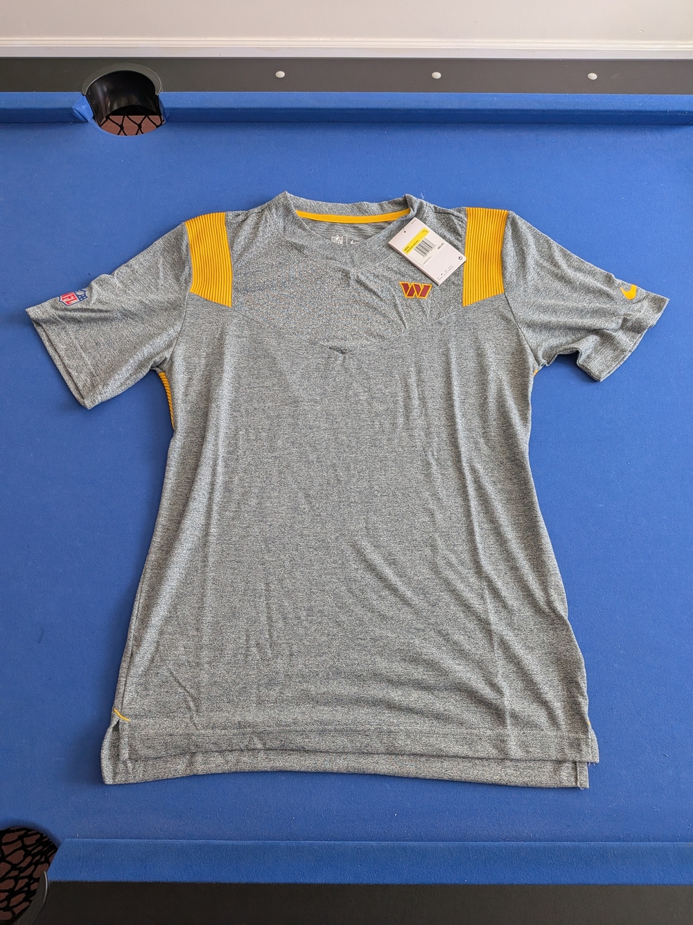 Small Nike Dri-FIT Washington Commanders Sideline Performance Shirt Mens NWT NFL